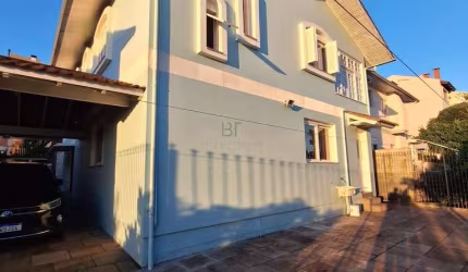 CASA COM 3 DORMITÓRIOS NO BAIRRO COLINA SORRISO