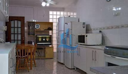 Casa com 3 dormitórios à venda, 140 m² por R$ 944.000,00 - Nova Gerti - São Caetano do Sul/SP