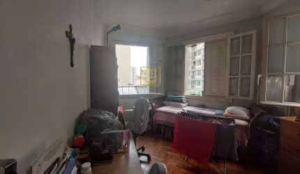 Apartamento três Quartos No Centro