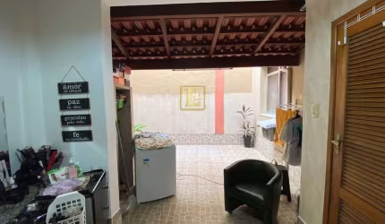 Apartamento Tipo Casa de Dois Quartos e Dependência mais área externa - CentroRJ
