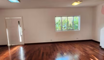 Casa para Locação em Santana de Parnaíba, Alphaville, 3 dormitórios, 1 suíte, 3 banheiros, 3 vagas