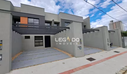 Sobrado com 3 dormitórios (1 Suíte + 2 Dorm.) à venda, 135 m² por R$ 879.000 - Anita Garibaldi - Joinville/SC