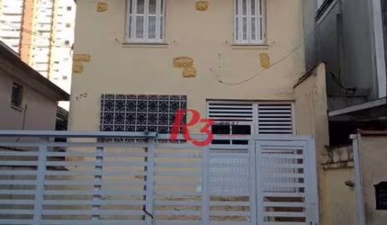 Amplo sobrado para locação no Campo Grande, 3 quartos, 2 vagas, 185 m² , condição especial, 500 metros da orla!!!