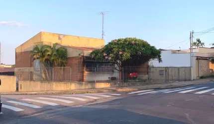 Casa com 3 dormitórios à venda, 293 m² por R$ 900.000,00 - Bela Vista - Salto/SP