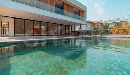 Casa para venda e locação em Alphaville, Barueri-SP