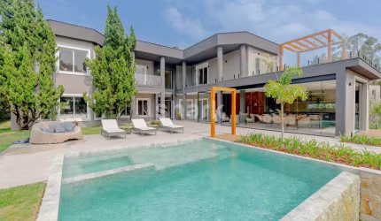 Casa à venda por R$ 18.900.000,00 em Alphaville, Barueri - SP
