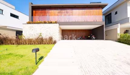 Casa à venda por R$ 6.750.000,00 em Alphaville, Santana de Parnaíba-SP