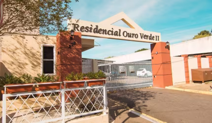 Apartamento com 3 quartos para alugar na Rua Professora Magali Aparecida Pampuch, 218, Pedro Moro, São José dos Pinhais por R$ 1.300