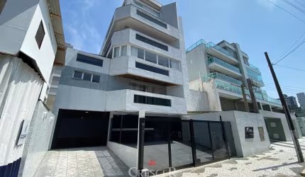 Amplo apartamento garden com 04 quartos na Praia Mansa