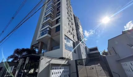 Apartamento Decorado  à venda no bairro Anita Garibaldi, Joinville/SC.  2 suítes, lavabo;  Sala de estar, jantar, cozinha e sacada com churrasqueira i