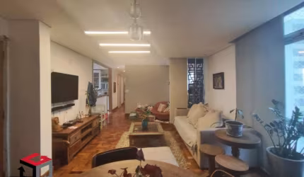 Apartamento amplo, confortável, reformado com total de 112m² localizado no Centro de Santo André/SP.
