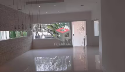 Sobrado com 1.132m², localizado no bairro Chácara Inglesa em São Bernardo do Campo - SP