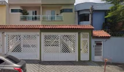 Sobrado com 289 m² localizado na Vila Alzira em Santo André.
