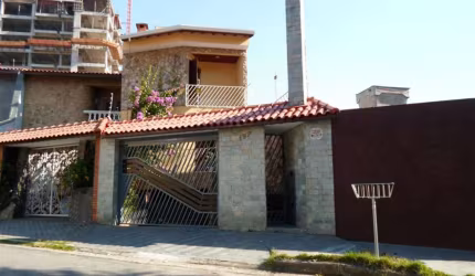 Sobrado com 370m², Vila Curuçá - Santo André- SP.