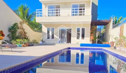 Casa moderna com 4 quartos e piscina em Maricá