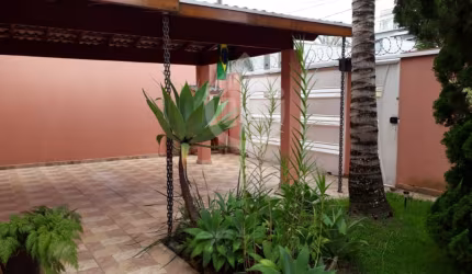 Casa com 4 dormitórios com 2 suítes no vilagio Santana