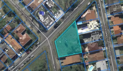 Terreno Comercial de Esquina - Perto Bosque Alemão