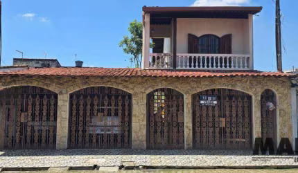 Sobrado com 3 dormitórios à venda, 135 m² por R$ 650.000 - Vila Urupês - Suzano/SP