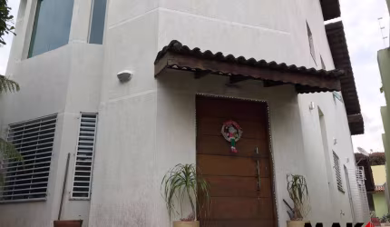 Sobrado com 4 dormitórios à venda, 208 m² por R$ 1.000.000,00 - Vila Brás Cubas - Mogi das Cruzes/SP