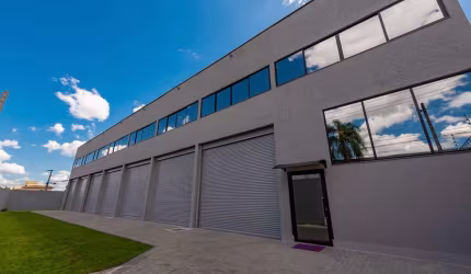 Barracão novo de 440 m² de alto padrão à venda no Parolin – localização estratégica em Curitiba | Ref. 399