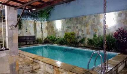 Casa à venda, 309 m² por R$ 570.000,00 - Bangu - Rio de Janeiro/RJ