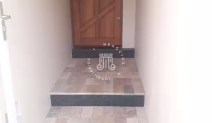 CASA À VENDA COM 01 DORMITÓRIO, LOCALIZADA NO BAIRRO VILA ARENS EM JUNDIAÍ-SP.