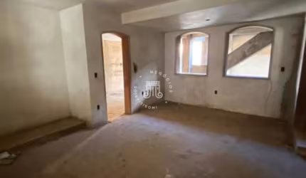 CASA A VENDA COM 2 SUITES NO BAIRRO ANHANGABAU EM JUNDIAI/SP.
