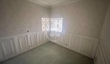 Casa comercial à venda localizada no bairro Centro, na cidade de Jundiaí-SP.