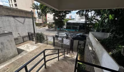 CASA AMPLA A VENDA NO BAIRRO VILA BOAVENTURA EM JUNDIAÍ/SP.