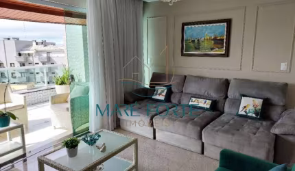 COBERTURA DECORADA COM VISTA PARA O MAR