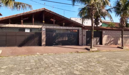 Casa de Luxo com Piscina, Sauna e Ofurô a 350m da Praia  Oásis de Tranquilidade!