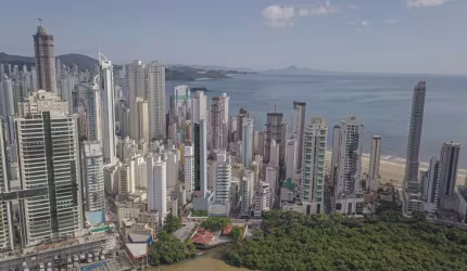 Apartamento com 4 Suítes no Edifício Magic Sun
