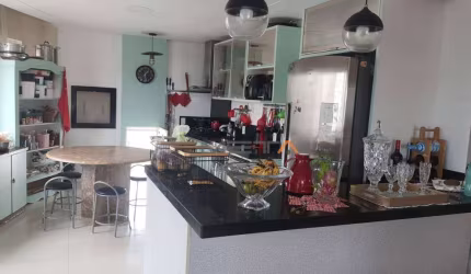 COBERTURA NO CENTRO DE BALNEÁRIO CAMBORIÚ