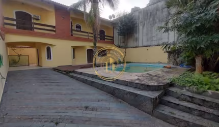 Casa com 3 dorms, Centro, Mongaguá - R$ 800 mil, Cod: 2882