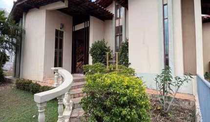 Vendo casa residencial ou comercial com amplo terreno