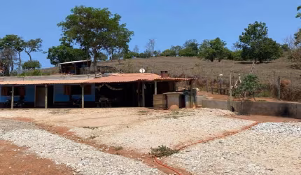 Chácara / sítio com 3 quartos à venda no Centro, Lagoinha  por R$ 390.000