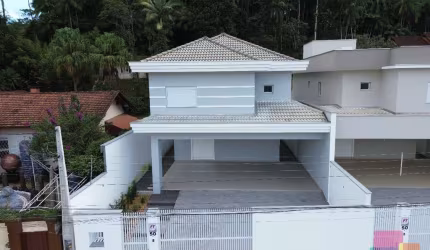 Casa com 4 quartos à venda na Rua Campo Alegre, --, Atiradores, Joinville por R$ 2.350.000