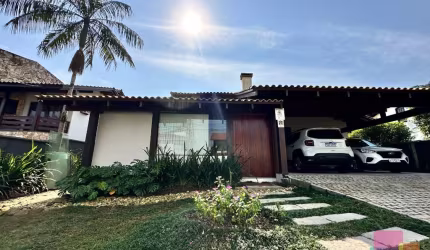 Casa com 3 quartos à venda na Rua São Carlos, --, Saguaçu, Joinville por R$ 2.199.000