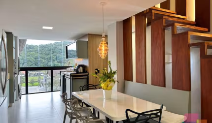 Casa em condomínio fechado com 2 quartos à venda na Rua Adolfo Brezink, --, Boa Vista, Joinville por R$ 670.000