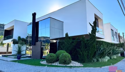 Casa em condomínio fechado com 4 quartos à venda na Rua Presidente Vargas, --, Pirabeiraba, Joinville por R$ 3.690.000