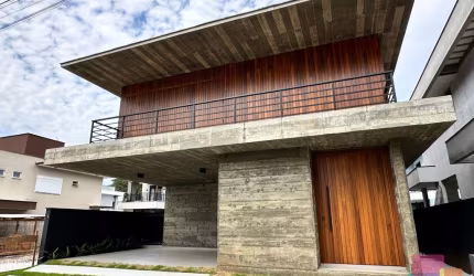 Casa em condomínio fechado com 3 quartos para alugar na Rua Guilherme Zilmann, --, Vila Nova, Joinville por R$ 14.000