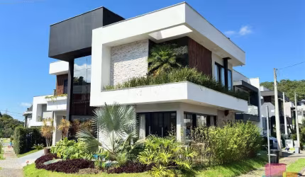 Casa em condomínio fechado com 4 quartos à venda na Rua Guilherme Zilmann, --, Vila Nova, Joinville por R$ 2.400.000