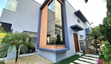 Casa em condomínio fechado com 3 quartos à venda na Rua Alceu Koehntopp, --, América, Joinville por R$ 2.500.000