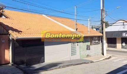 LINDA CASA COM 3 DORMITÓRIOS - REFORMADA!