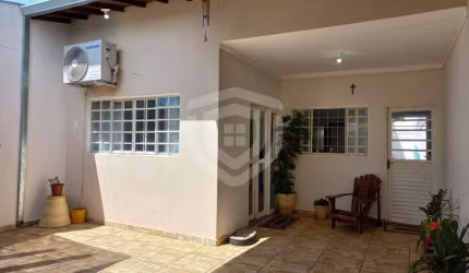 Casa para venda no Alto Paraiso, com 3 quartos sendo 1 suíte, 1 sala, 2 ambientes e 2 vagas de garagem