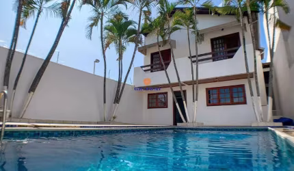 CASA I 3 QUARTOS I 1 SUITE I 5 BANHEIROS I 2 SALA I 4 VAGAS
