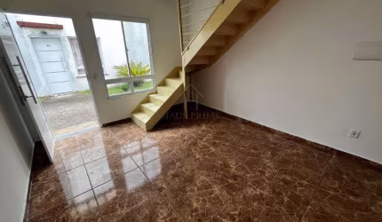 Casa à venda em Cotia, Chácara Tropical (Caucaia do Alto), com 2 quartos, com 50 m²