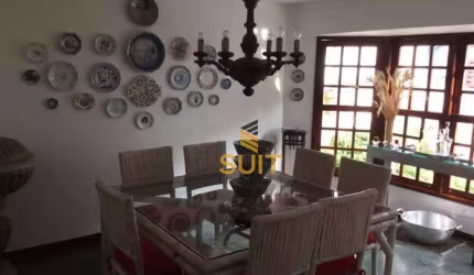 Alphaville 4 - Casa com 300 m², 3 Dorm (2 Suítes), 2 Vagas, Piscina e Ótimo Lazer em Santana de Parnaíba/SP! Contato: Suit (11) 94584-8250
