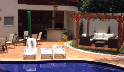 Parque Frondoso - Casa com 163m², 4 Dorms(2 Suítes), 2 Vagas, Quintal e Churrasqueira em Cotia/SP! Contato: Suit (11) 94584-8250