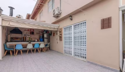 Casa com 3 dormitórios à venda, 130 m² por R$ 850.000 - Parque Viana - Barueri/SP! Contato: Suit (11) 94584-8250
